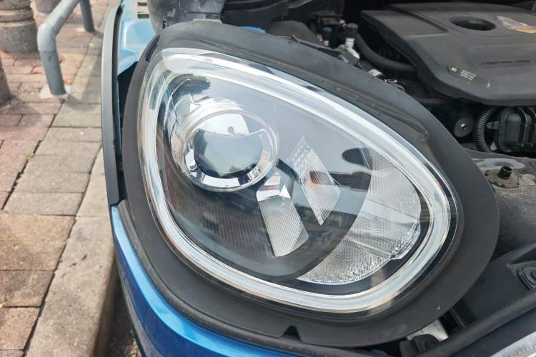 Used MINI Countryman 2018 1.5T COOPER Special Edition Right Front Headlight
