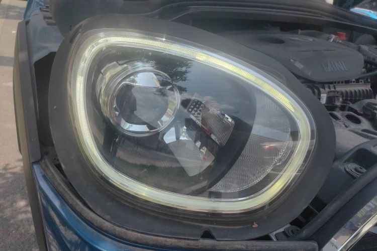 Used MINI Countryman 2018 1.5T COOPER Special Edition Right Front Headlight