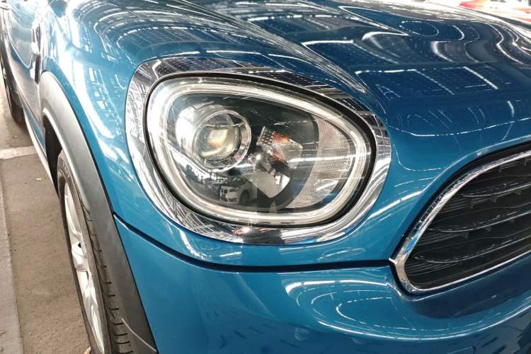 Used MINI Countryman 2018 1.5T COOPER Special Edition Right Front Headlight