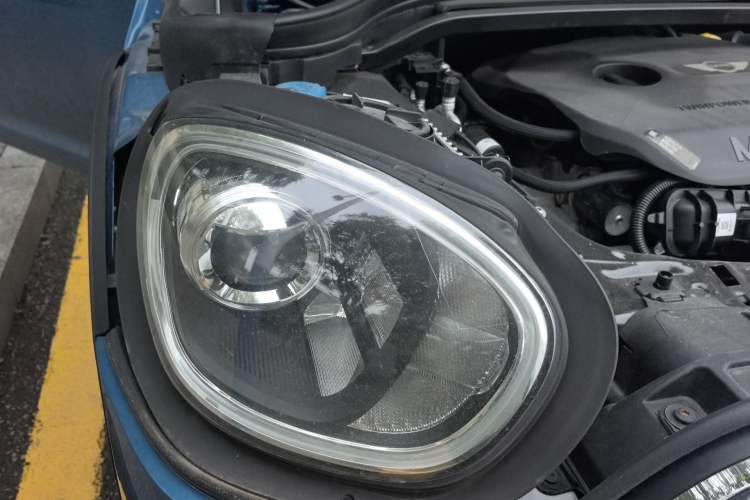 Used MINI Countryman 2018 1.5T COOPER ALL4 Classic Edition Right Front Headlight