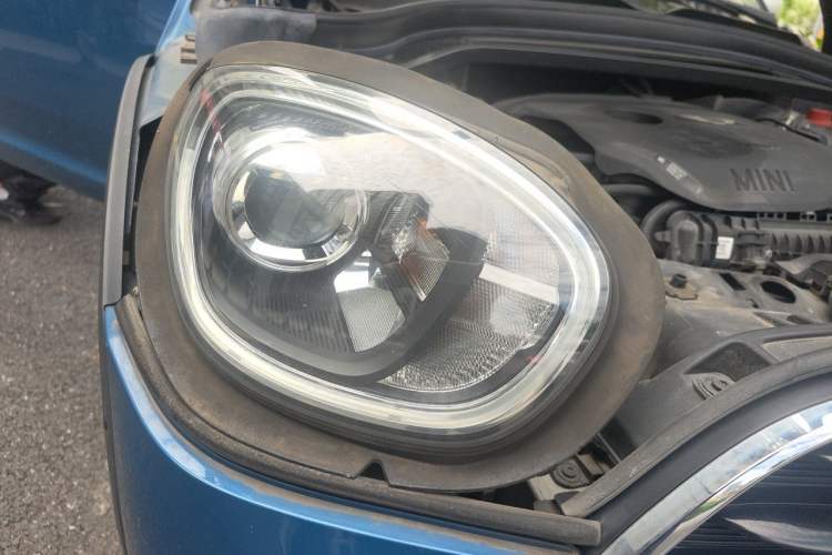Used MINI Countryman 2018 1.5T COOPER Special Edition Right Front Headlight