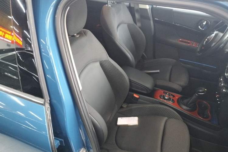 Used MINI Countryman 2018 1.5T COOPER ALL4 Classic Edition Right Front Seat