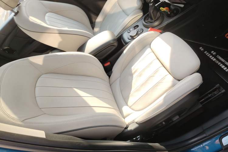 Used MINI Countryman 2018 2.0T COOPER S ALL4 Artist Right Front Seat
