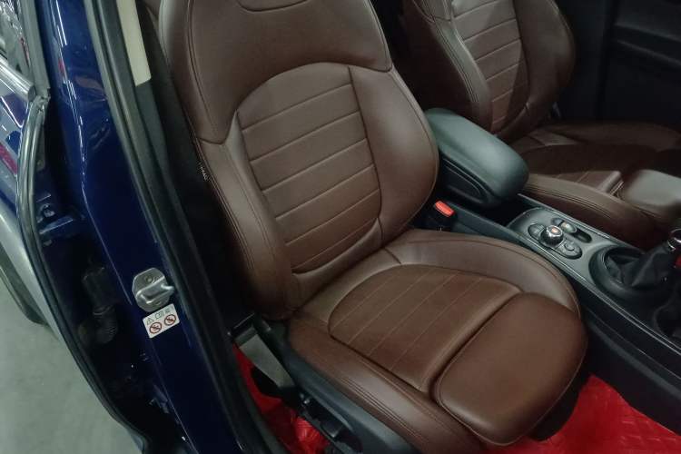 Used MINI Countryman 2018 1.5T COOPER Artist Right Front Seat