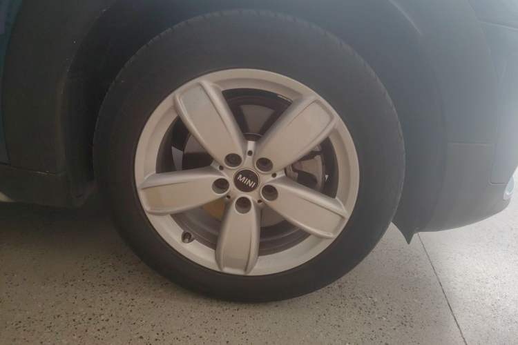 Used MINI Countryman 2018 1.5T COOPER Special Edition Right Front Wheel Hub