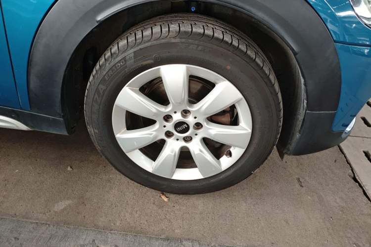 Used MINI Countryman 2018 1.5T COOPER Special Edition Right Front Wheel Hub