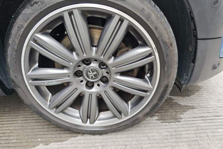 Used MINI Countryman 2018 2.0T COOPER S ALL4 Artist Right Front Wheel Hub