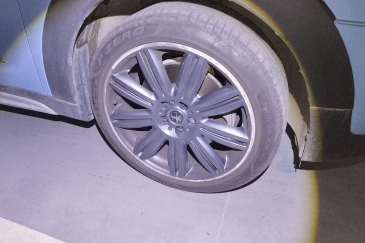 Used MINI Countryman 2018 2.0T COOPER S ALL4 Artist Right Front Wheel Hub