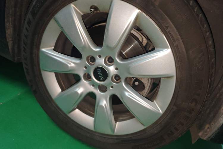 Used MINI Countryman 2018 1.5T COOPER ALL4 Classic Edition Right Front Wheel Hub