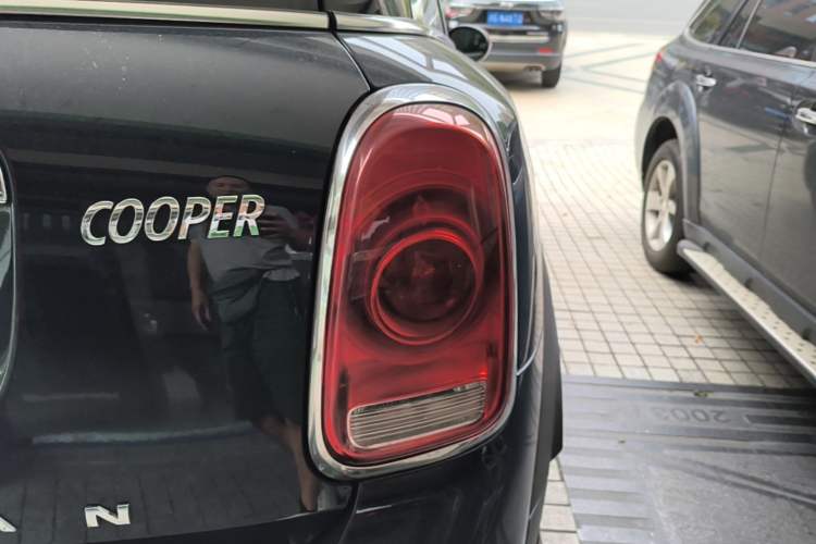 Used MINI Countryman 2018 1.5T COOPER ALL4 Artist Right Rear Taillight