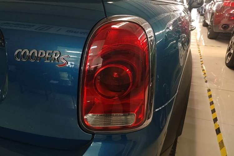 Used MINI Countryman 2018 2.0T COOPER S ALL4 Artist Right Rear Taillight