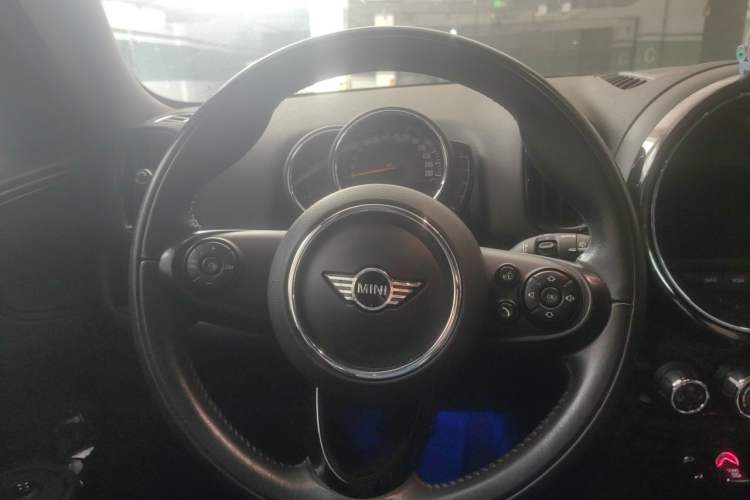 Used MINI Countryman 2018 1.5T COOPER Special Edition Steering Wheel