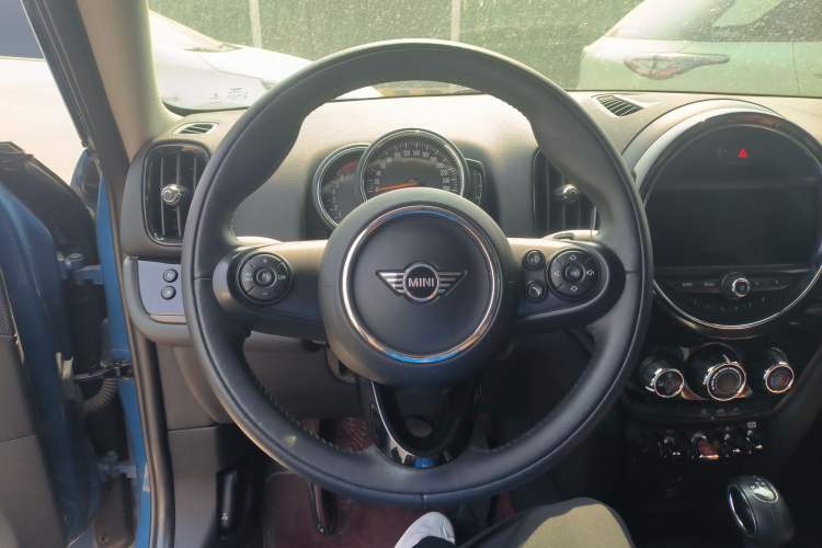 Used MINI Countryman 2018 1.5T COOPER Special Edition Steering Wheel