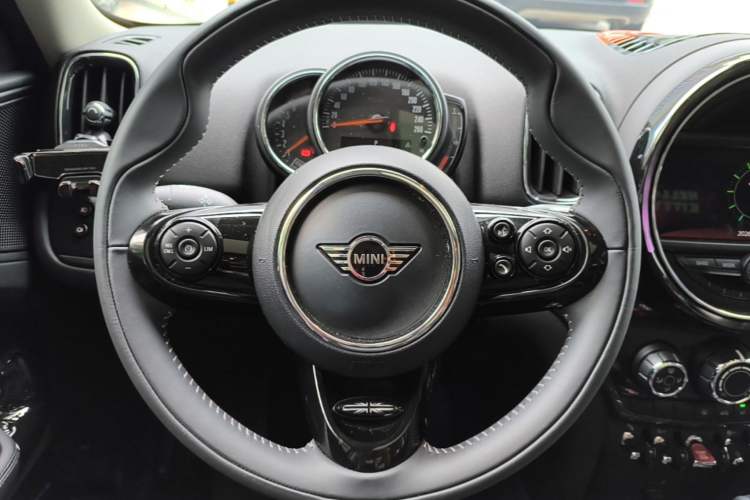 Used MINI Countryman 2018 1.5T COOPER ALL4 Artist Steering Wheel
