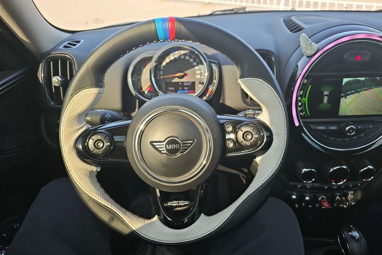 Used MINI Countryman 2018 1.5T COOPER ALL4 Artist Steering Wheel