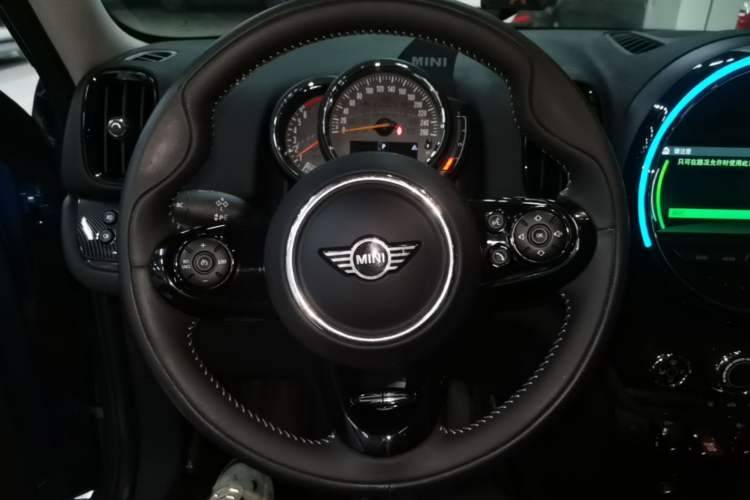 Used MINI Countryman 2018 1.5T COOPER ALL4 Artist Steering Wheel