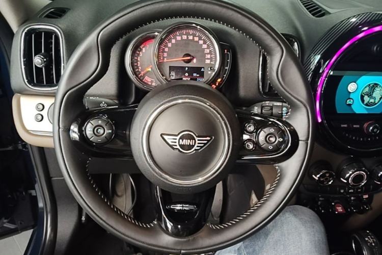 Used MINI Countryman 2018 1.5T COOPER ALL4 Artist Steering Wheel
