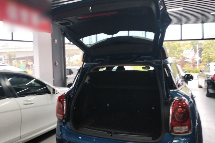 Used MINI Countryman 2018 1.5T COOPER ALL4 Classic Edition Trunk