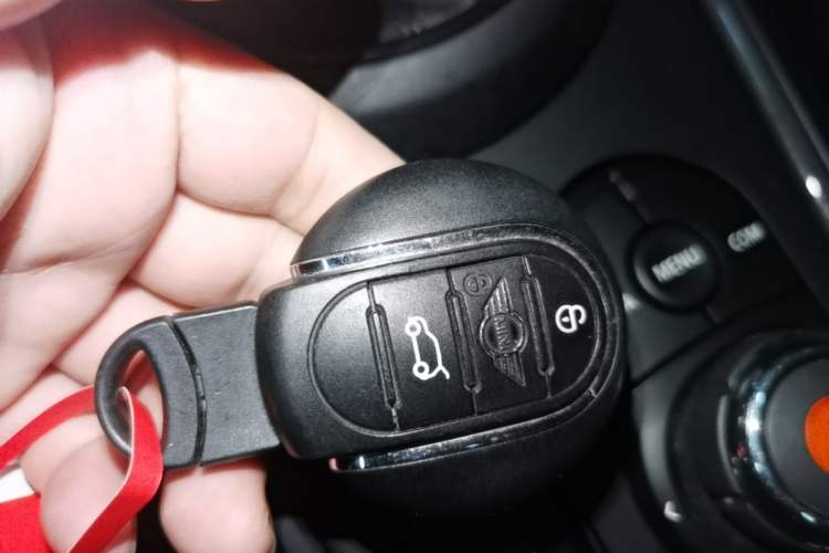 Used MINI Countryman 2018 1.5T COOPER ALL4 Artist Vehicle Key