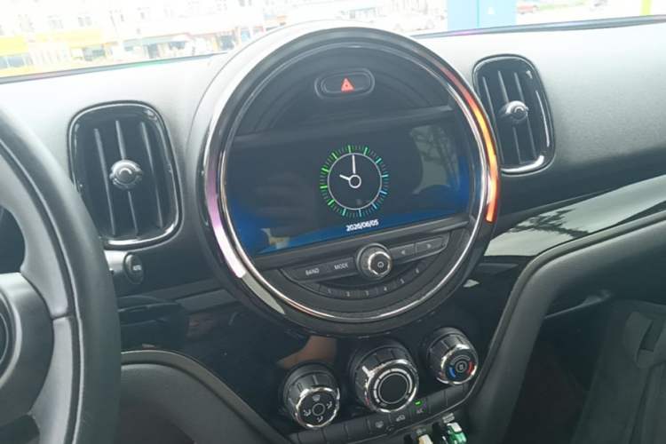 Used MINI Countryman 2018 1.5T COOPER ALL4 Classic Edition Audio And AC Panel