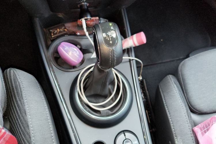 Used MINI Countryman 2018 1.5T COOPER Artist Gear Lever