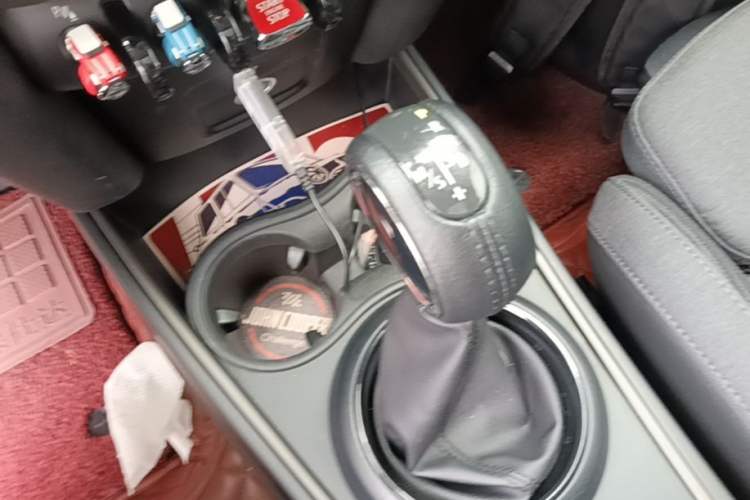 Used MINI Countryman 2018 1.5T COOPER ALL4 Classic Edition Gear Lever