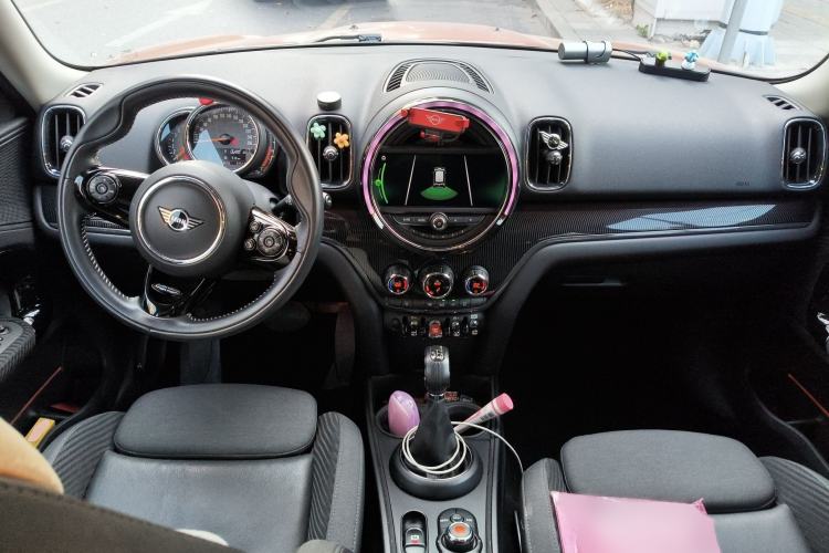 Used MINI Countryman 2018 1.5T COOPER Artist Interior 2