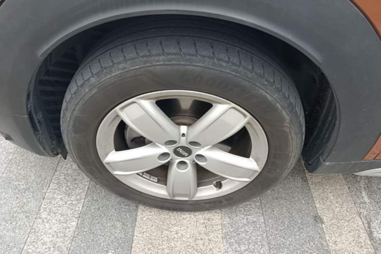 Used MINI Countryman 2018 1.5T COOPER ALL4 Classic Edition Left Front Wheel Hub
