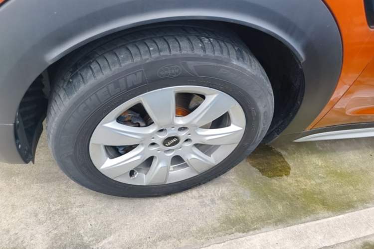 Used MINI Countryman 2018 1.5T COOPER Classic Edition Left Front Wheel Hub