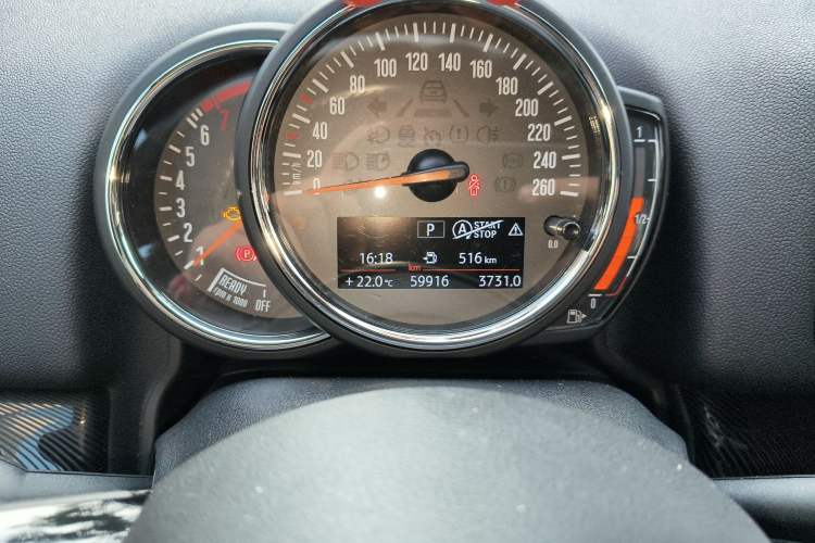 Used MINI Countryman 2018 1.5T COOPER Artist Odometer Close Up