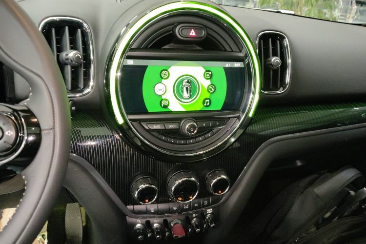 Used MINI Countryman 2018 2.0T COOPER S ALL4 Artist Audio And AC Panel