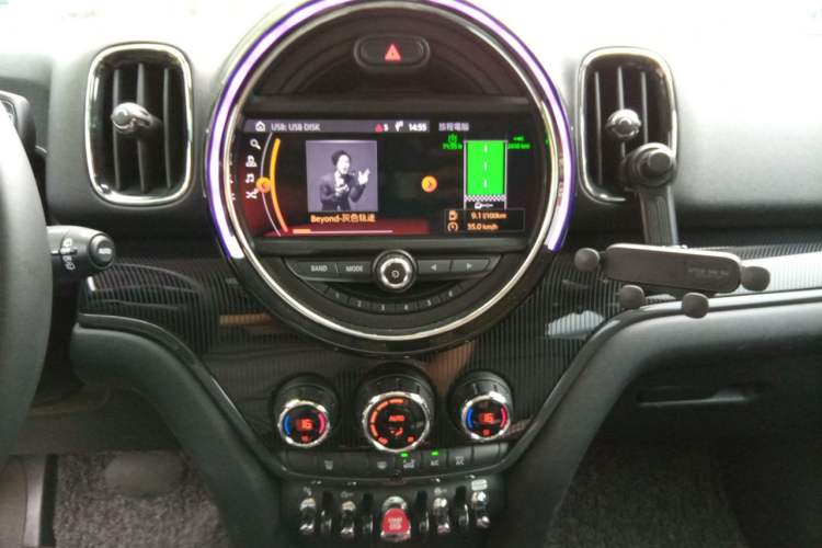 Used MINI Countryman 2018 2.0T COOPER S ALL4 Artist Audio And AC Panel