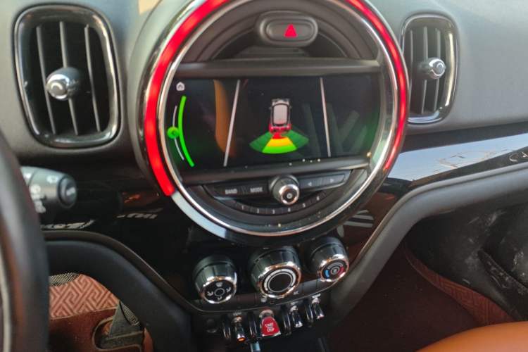 Used MINI Countryman 2018 1.5T COOPER Special Edition Audio And AC Panel