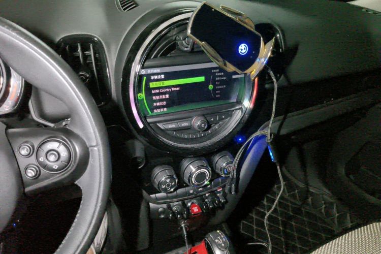 Used MINI Countryman 2018 1.5T COOPER Special Edition Audio And AC Panel