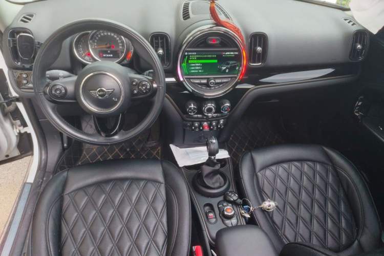 Used MINI Countryman 2018 1.5T COOPER Classic Edition Center Console