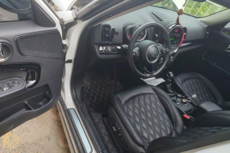 Used MINI Countryman 2018 1.5T COOPER Classic Edition Driver Seat