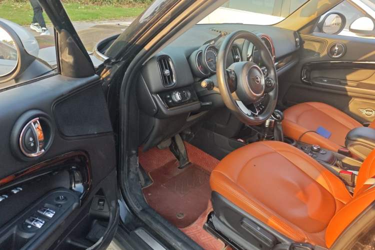 Used MINI Countryman 2018 1.5T COOPER Special Edition Driver Seat