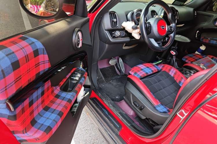 Used MINI Countryman 2018 1.5T COOPER ALL4 Racing Driver Driver Seat