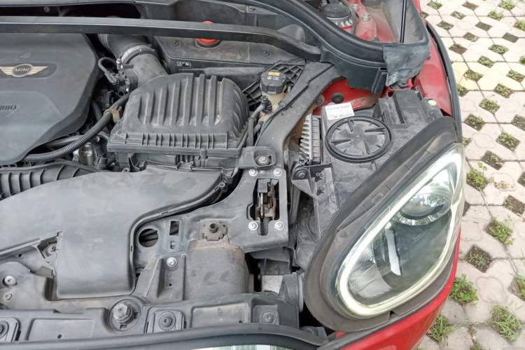 Used MINI Countryman 2018 2.0T COOPER S ALL4 Artist Engine Bay Left