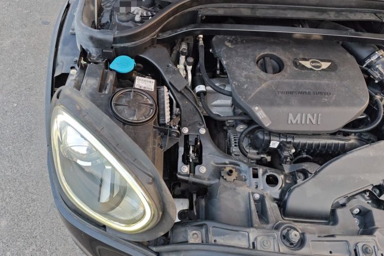Used MINI Countryman 2018 1.5T COOPER Special Edition Engine Bay Right