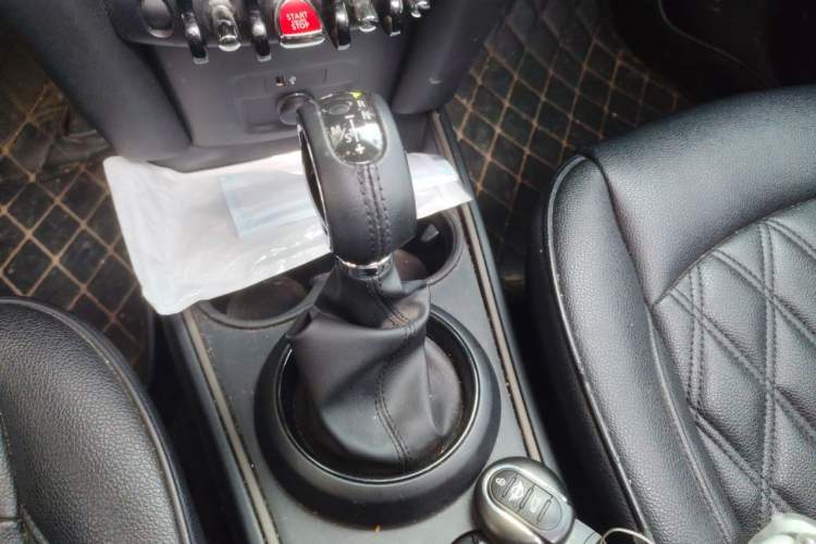 Used MINI Countryman 2018 1.5T COOPER Classic Edition Gear Lever