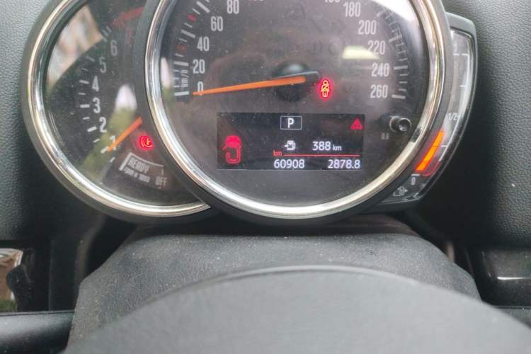 Used MINI Countryman 2018 1.5T COOPER Classic Edition Odometer Close Up