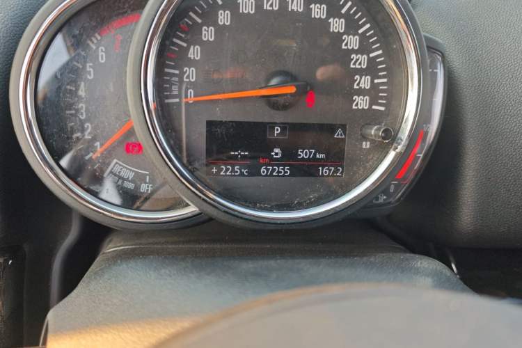 Used MINI Countryman 2018 1.5T COOPER Special Edition Odometer Close Up