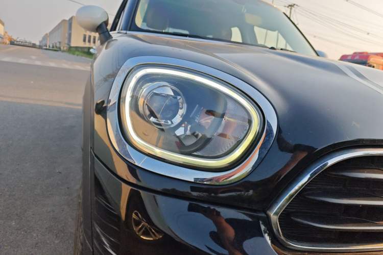 Used MINI Countryman 2018 1.5T COOPER Special Edition Right Front Headlight