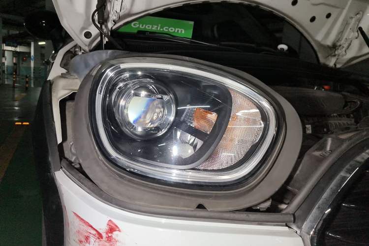 Used MINI Countryman 2018 1.5T COOPER Special Edition Right Front Headlight