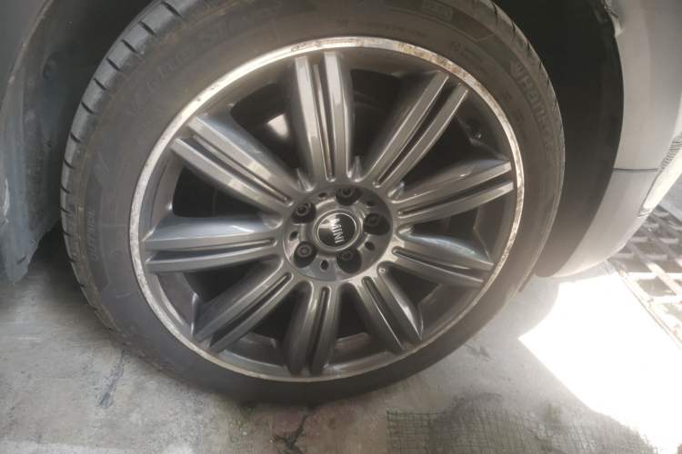 Used MINI Countryman 2018 2.0T COOPER S ALL4 Artist Right Front Wheel Hub