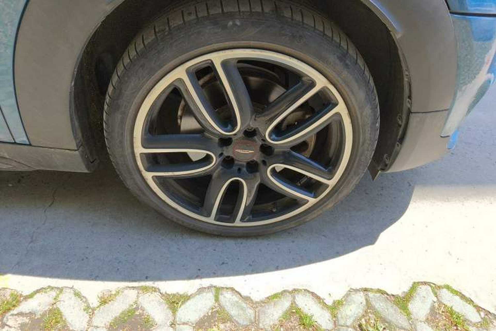 Used MINI Countryman 2018 2.0T COOPER S ALL4 Racing Driver Right Front Wheel Hub
