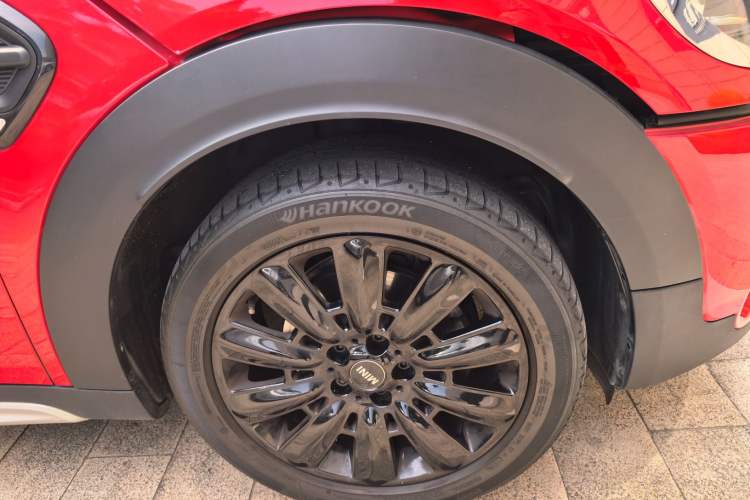 Used MINI Countryman 2018 1.5T COOPER Artist Right Front Wheel Hub