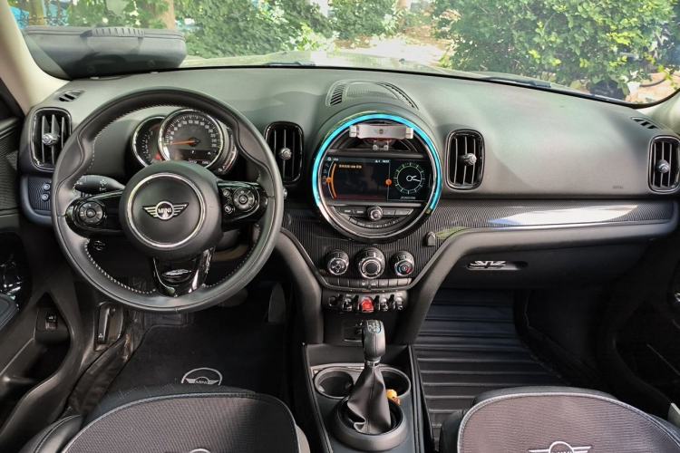 Used MINI Countryman 2018 1.5T COOPER ALL4 Artist Center Console