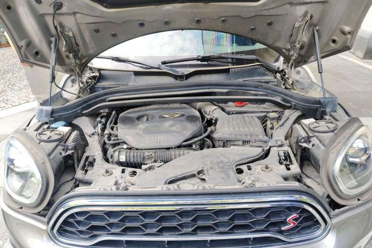Used MINI Countryman 2018 2.0T COOPER S ALL4 Classic Edition Engine Bay